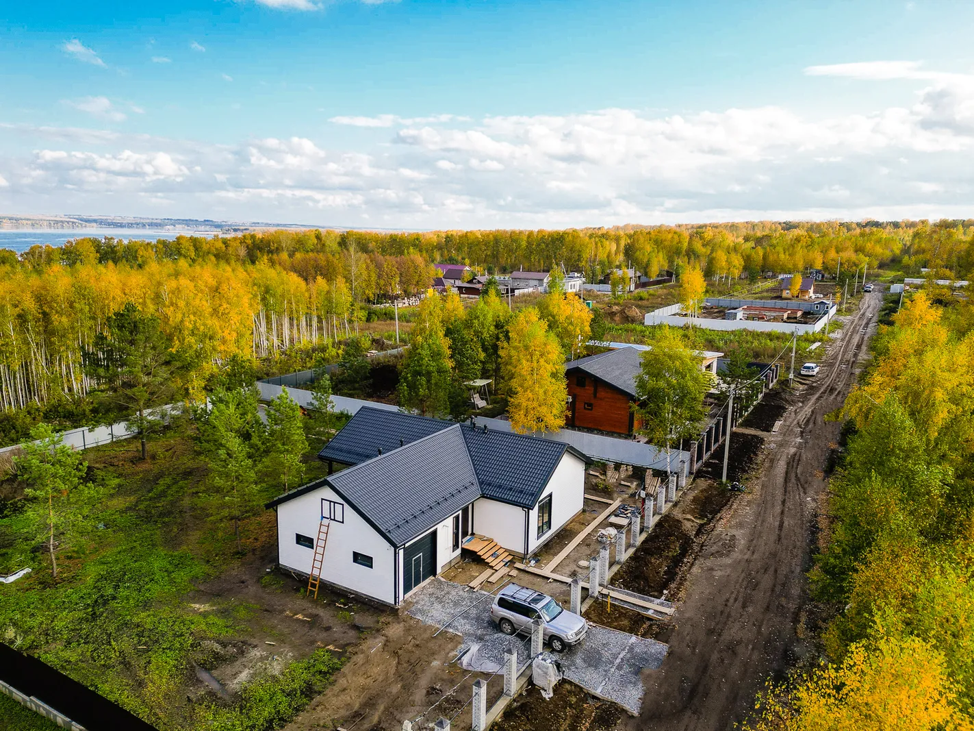 Двухэтажный дом с гаражом