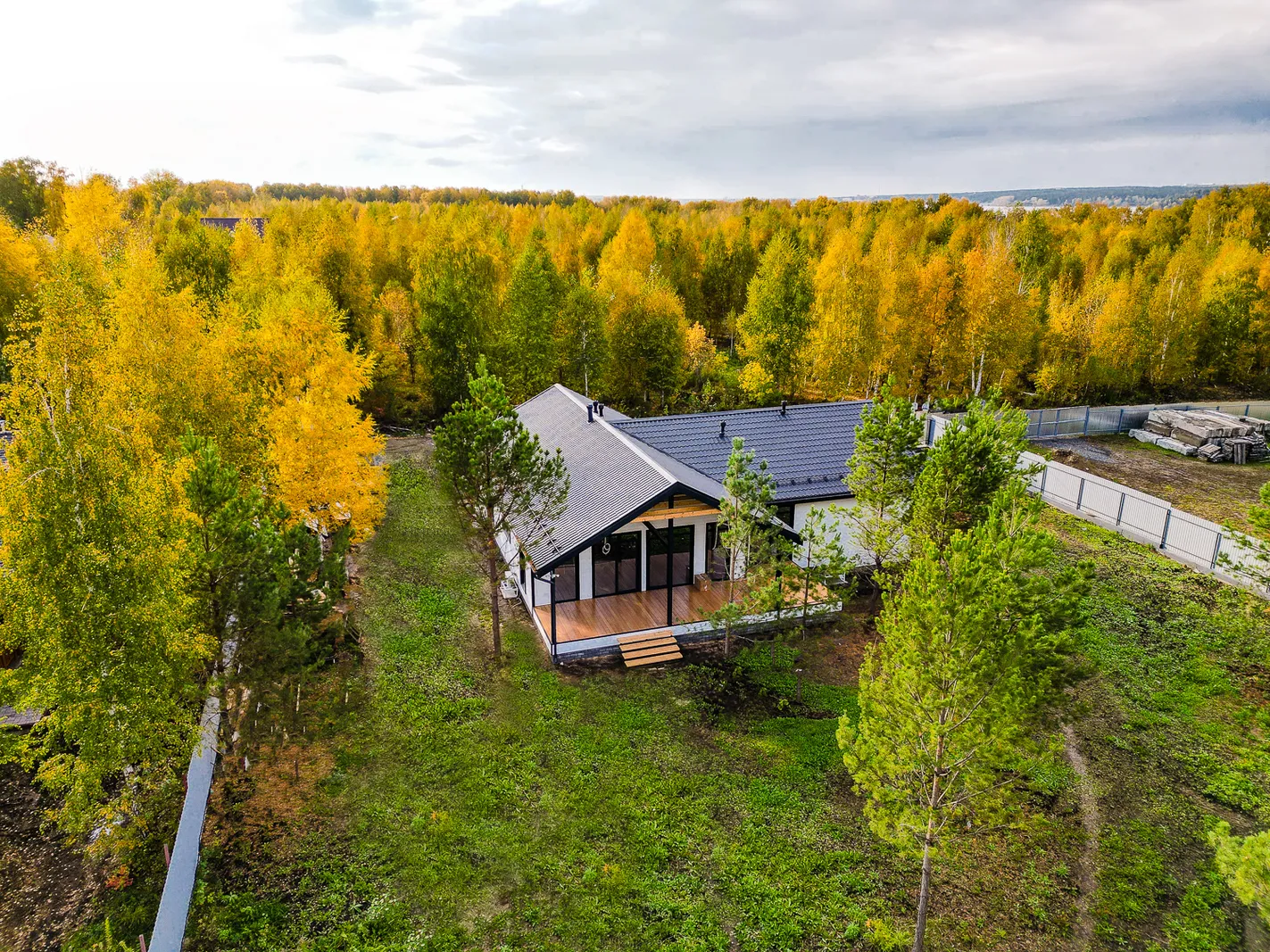 Двухэтажный дом с гаражом — фото 2