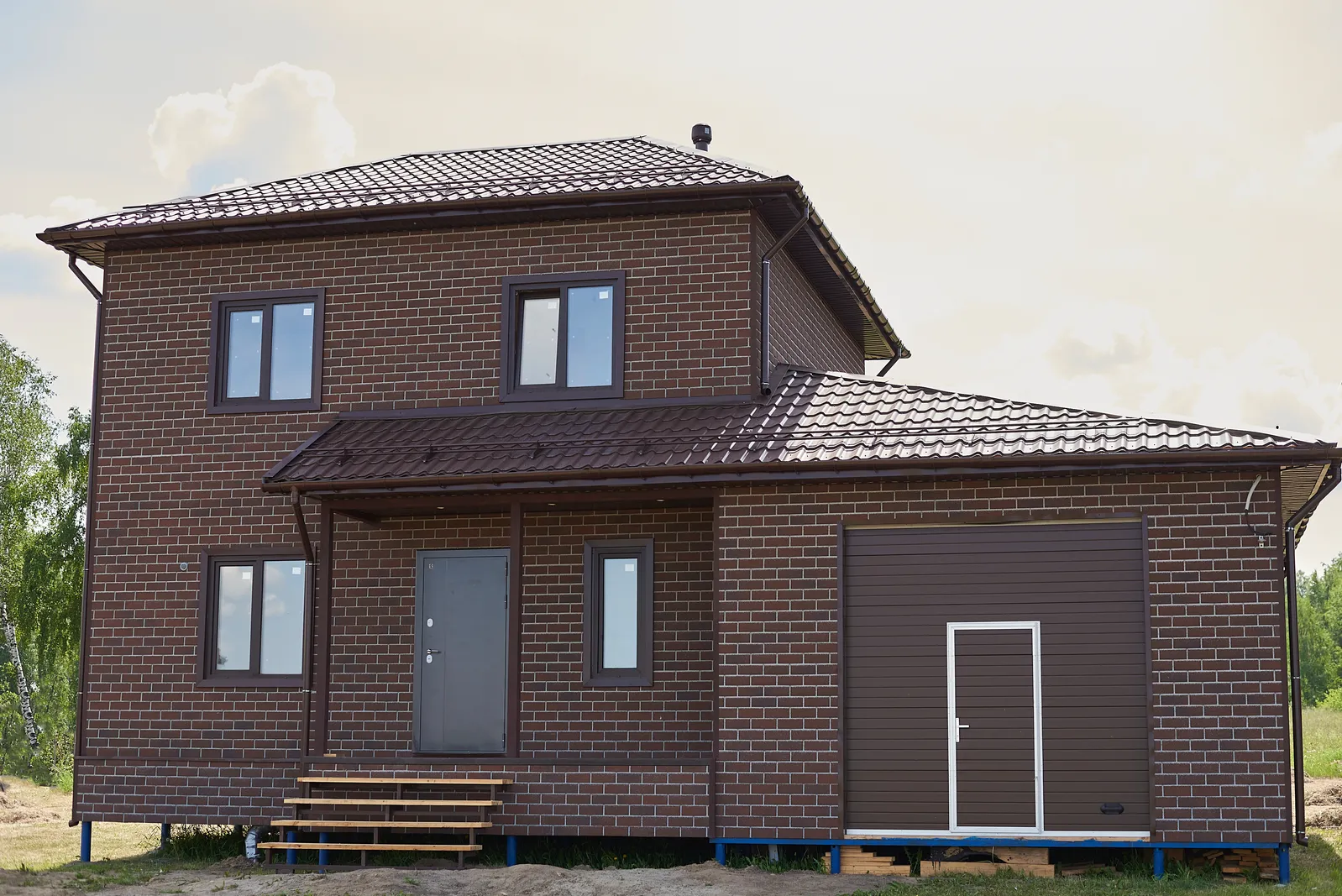 Двухэтажный дом с гаражом — фото 9